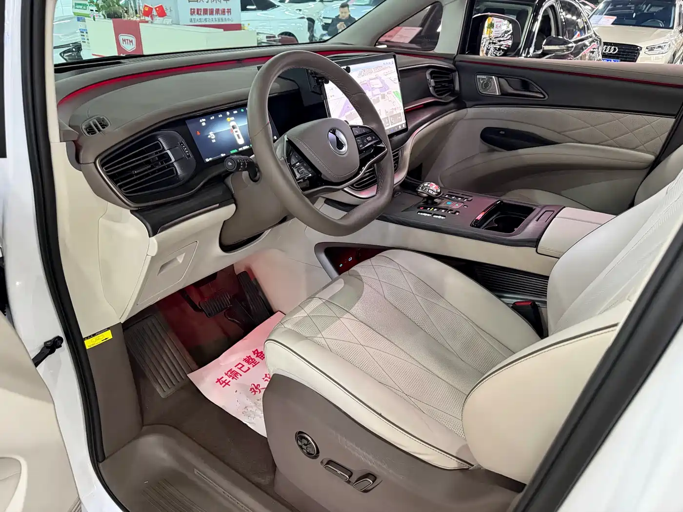 Denza D9 2022 DM-i 970 AWD Flagship фото 9
