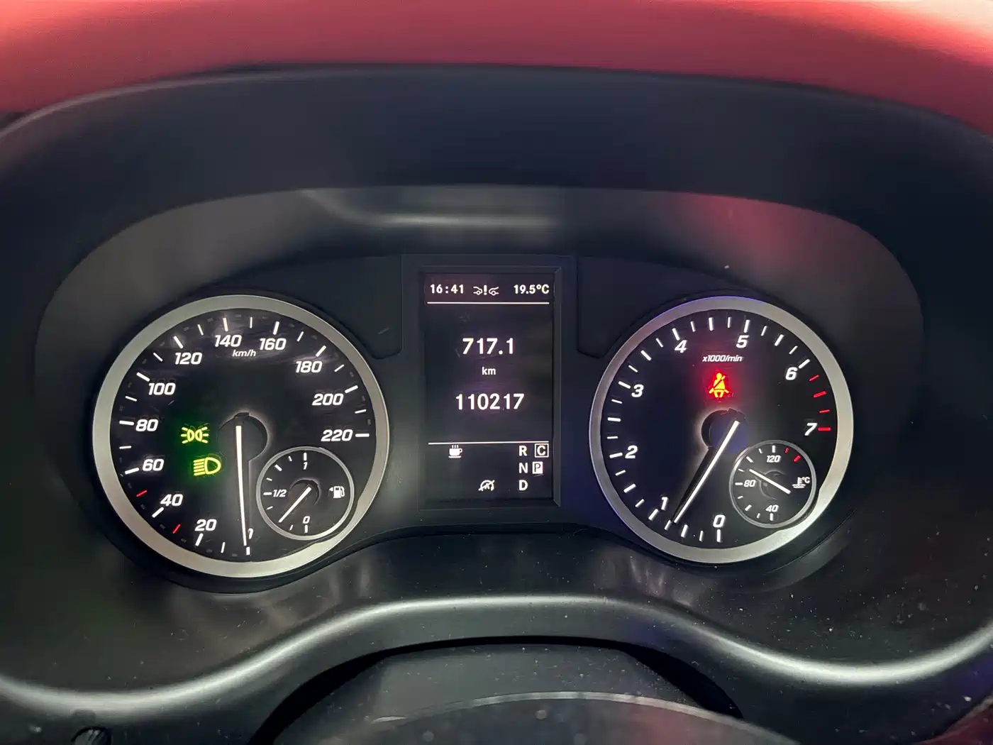 Mercedes-Benz Vito 2021 2.0T Business Edition 7-seater фото 12