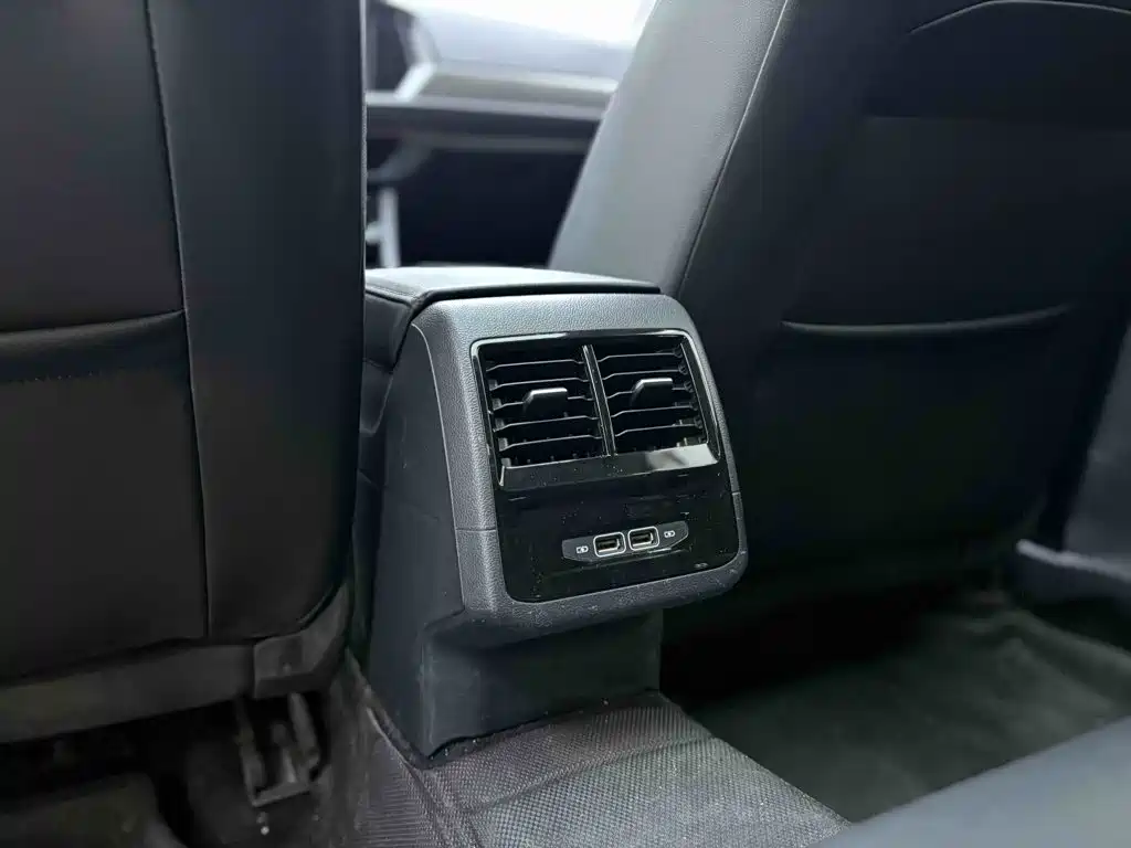 Volkswagen Sagitar 2020 280TSI DSG Luxury China VI 25