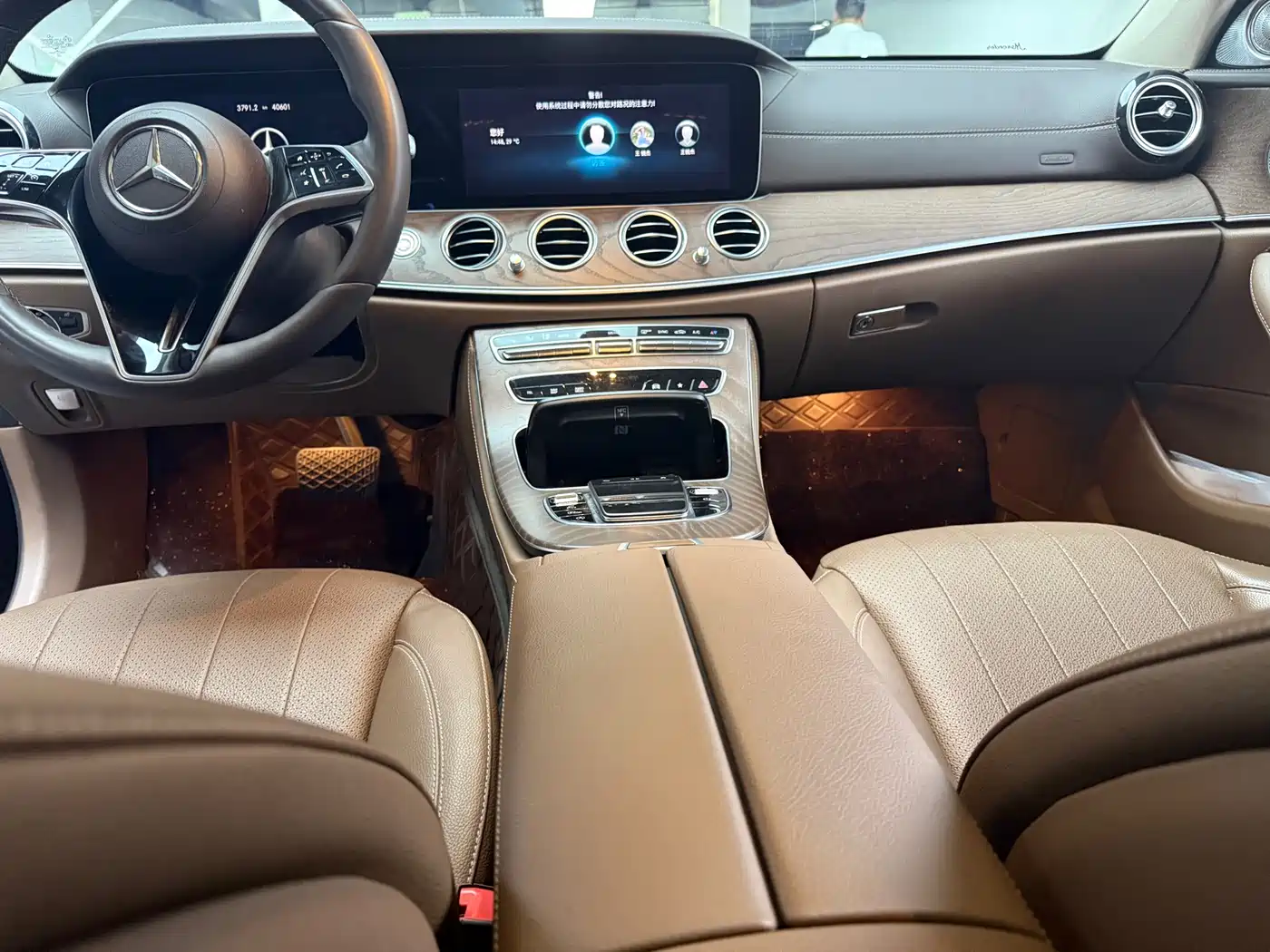 Mercedes-Benz E-Class 2023 E 300 L Fashion фото 6