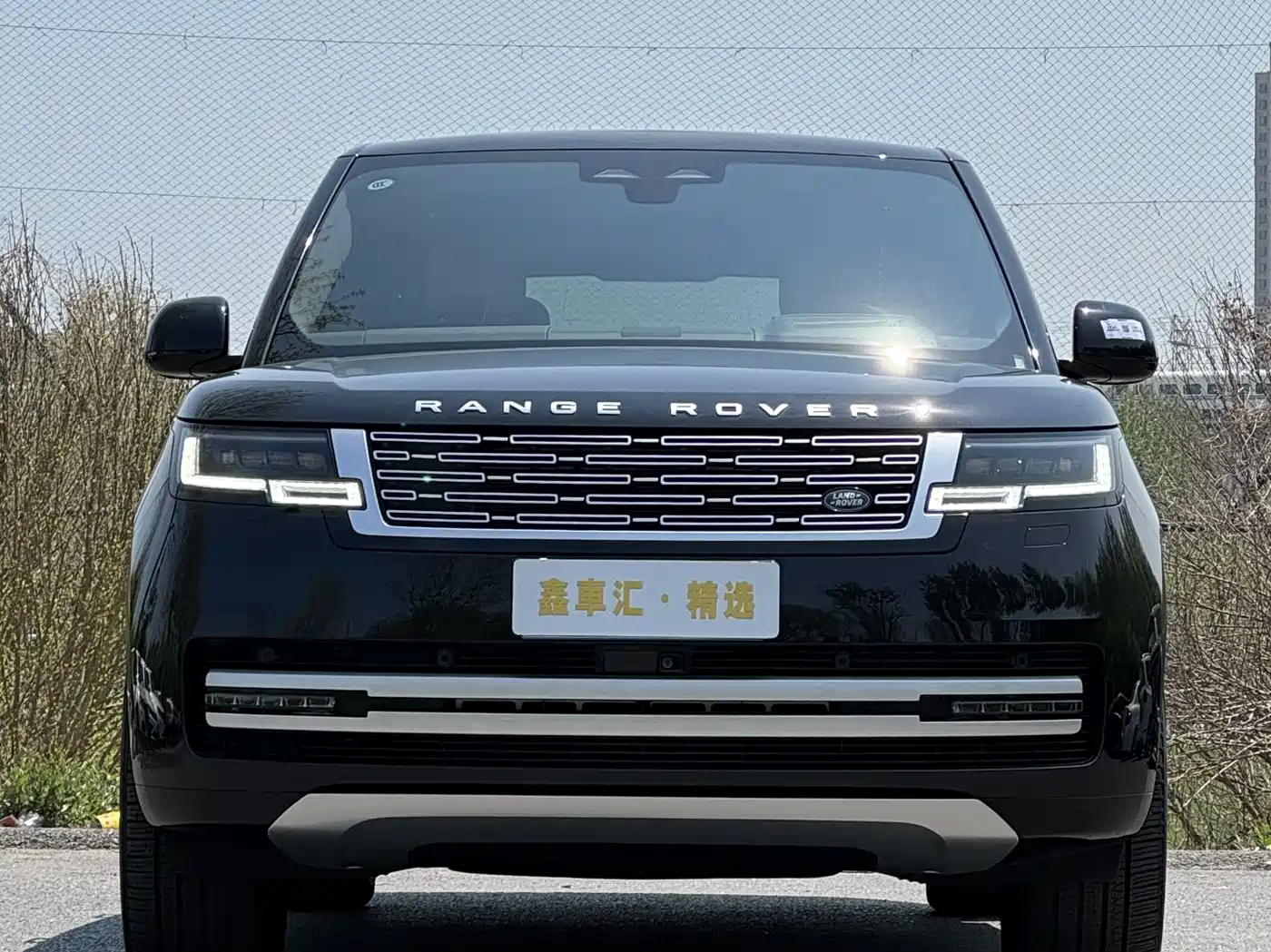 Land Rover Range Rover 2024 3.0 L6 400PS Genesis Extended фото 2