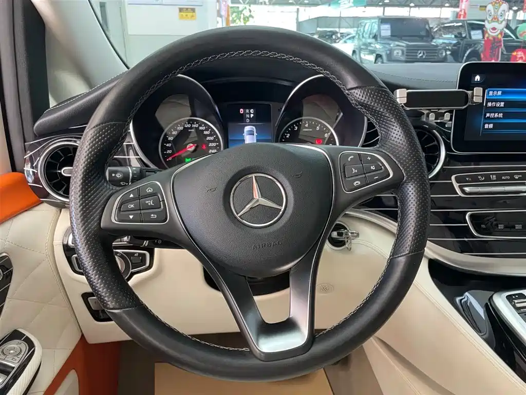 MERCEDES-BENZ V CLASS