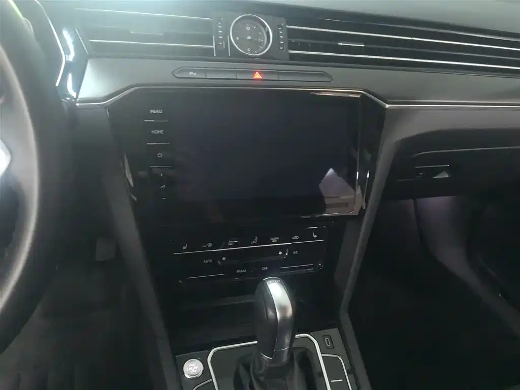 Volkswagen Magotan 2020 330TSI DSG Luxury фото 13