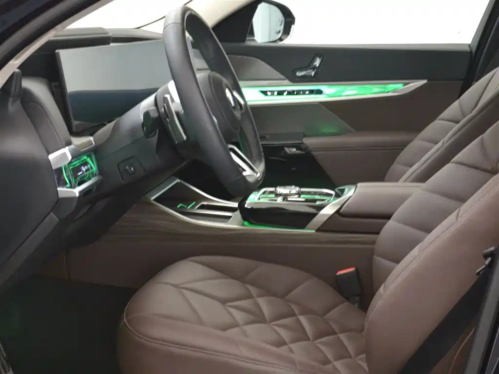 BMW 7 Series 2023 Model 735Li M Sport Package фото 8