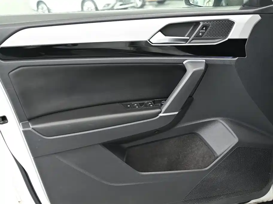 Volkswagen Tayron 2019 330TSI 2WD Luxury China VI фото 7