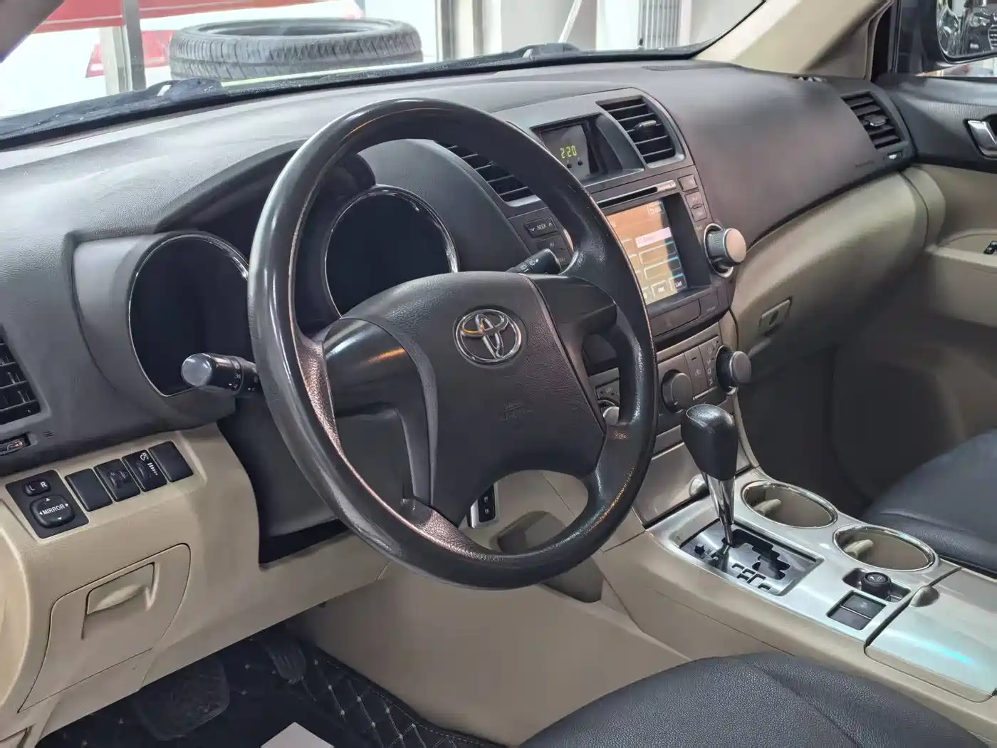 Toyota Highlander 2012 2.7L 2WD 5-seater Elite Edition фото 9