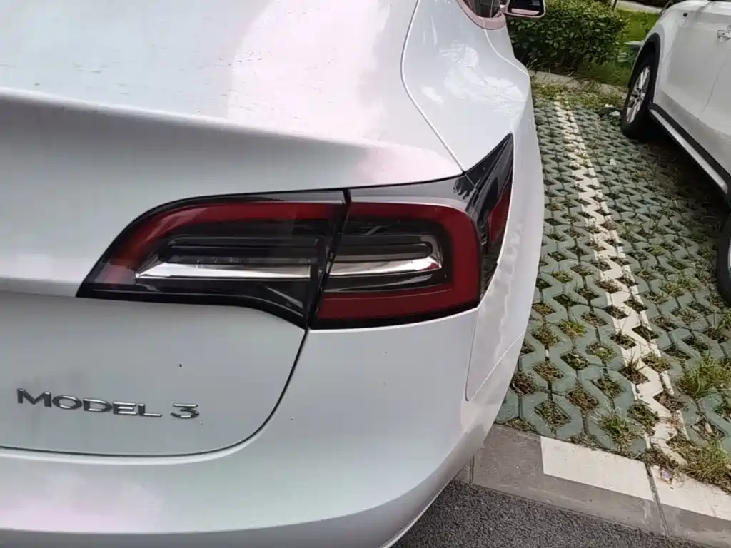 Фото 8 - Tesla Model 3