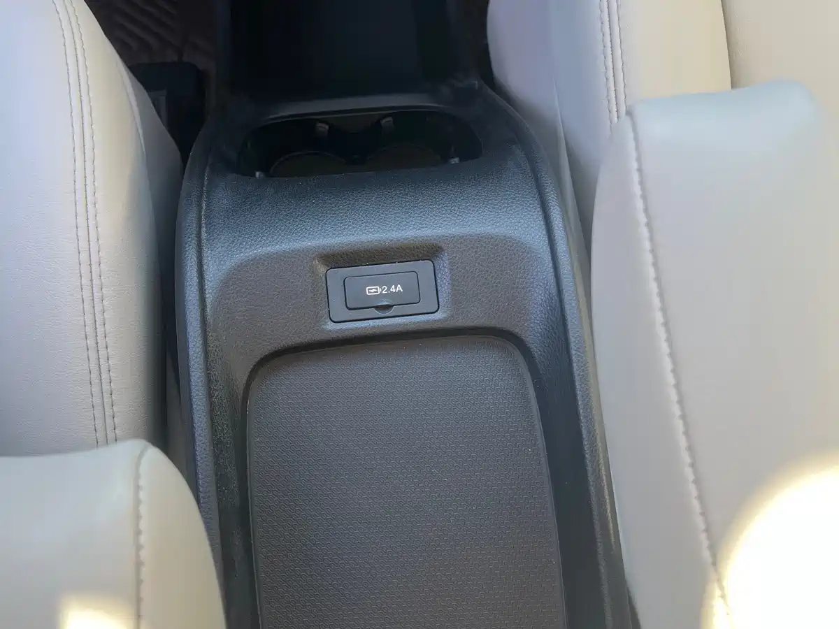 GAC Trumpchi Trumpchi M6 2021 270T Manual Elite Edition (7-Seater) фото 9