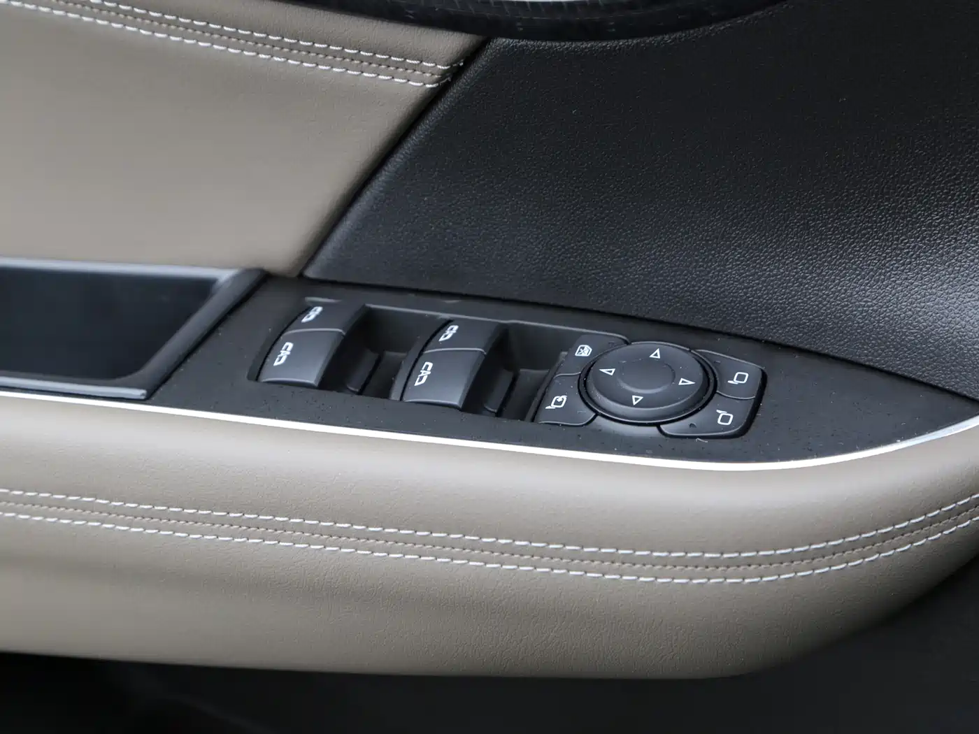 Buick Envision Plus 2022 Enclave Plus 652T 5-Seater Luxury фото 12