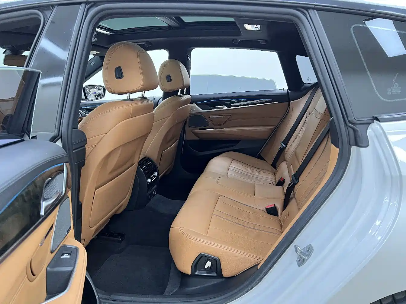 BMW 6 Series GT 2018 630i M Sport Package фото 16