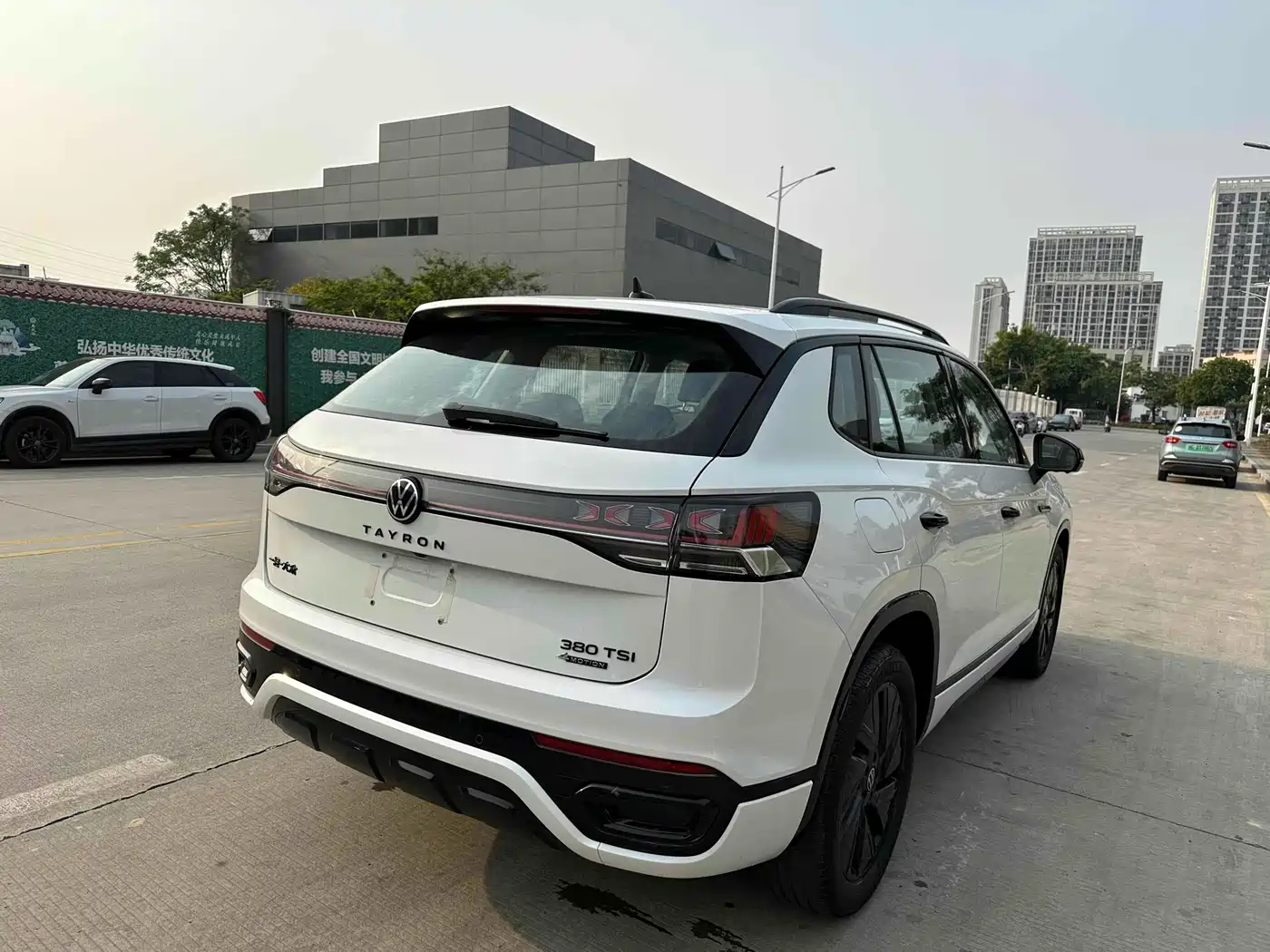 Volkswagen Tayron 2022 380TSI 4WD R-Line Smart Connect Edition фото 9