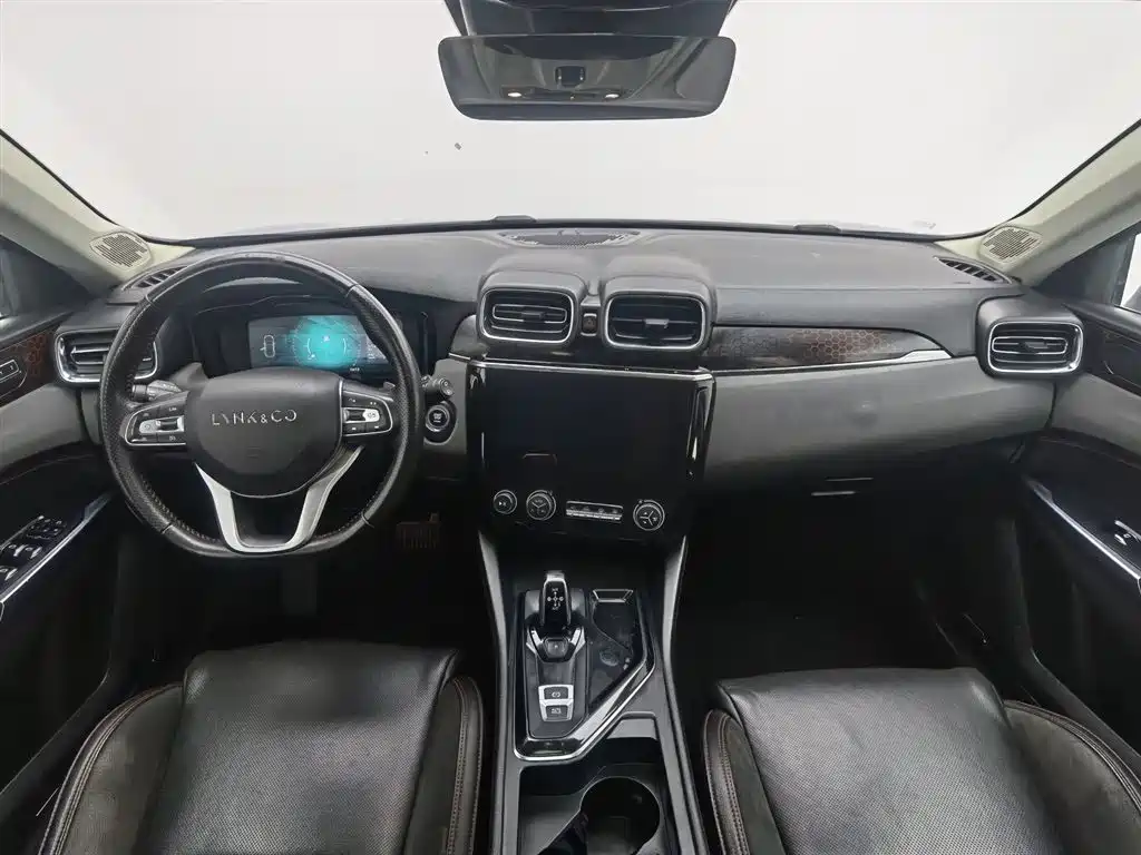 Lynk & Co 02 2019 1.5T DCT FWD Jin Pro Version China VI фото 5