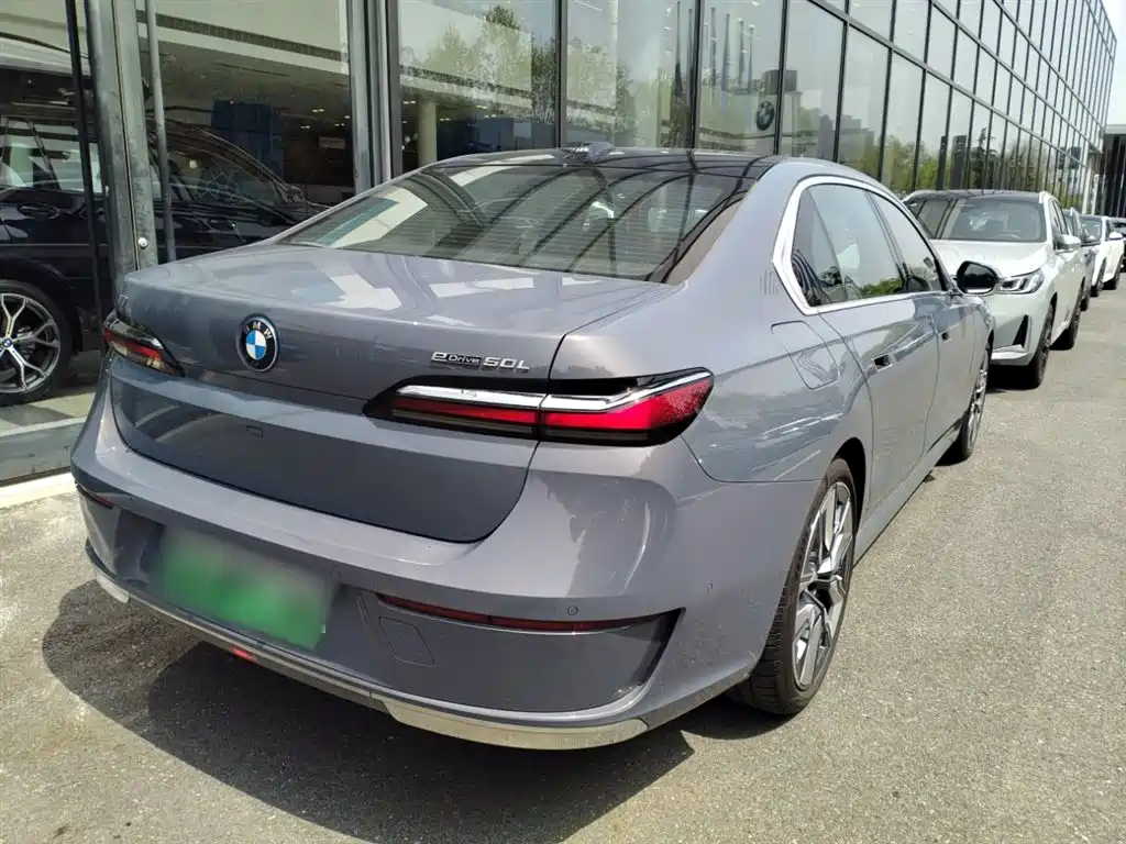 BMW i7 2023 eDrive50L Premium M Sport Package фото 5