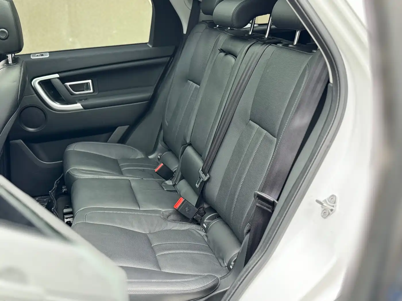 Land Rover Discovery Sport 2017 2.0T HSE фото 16