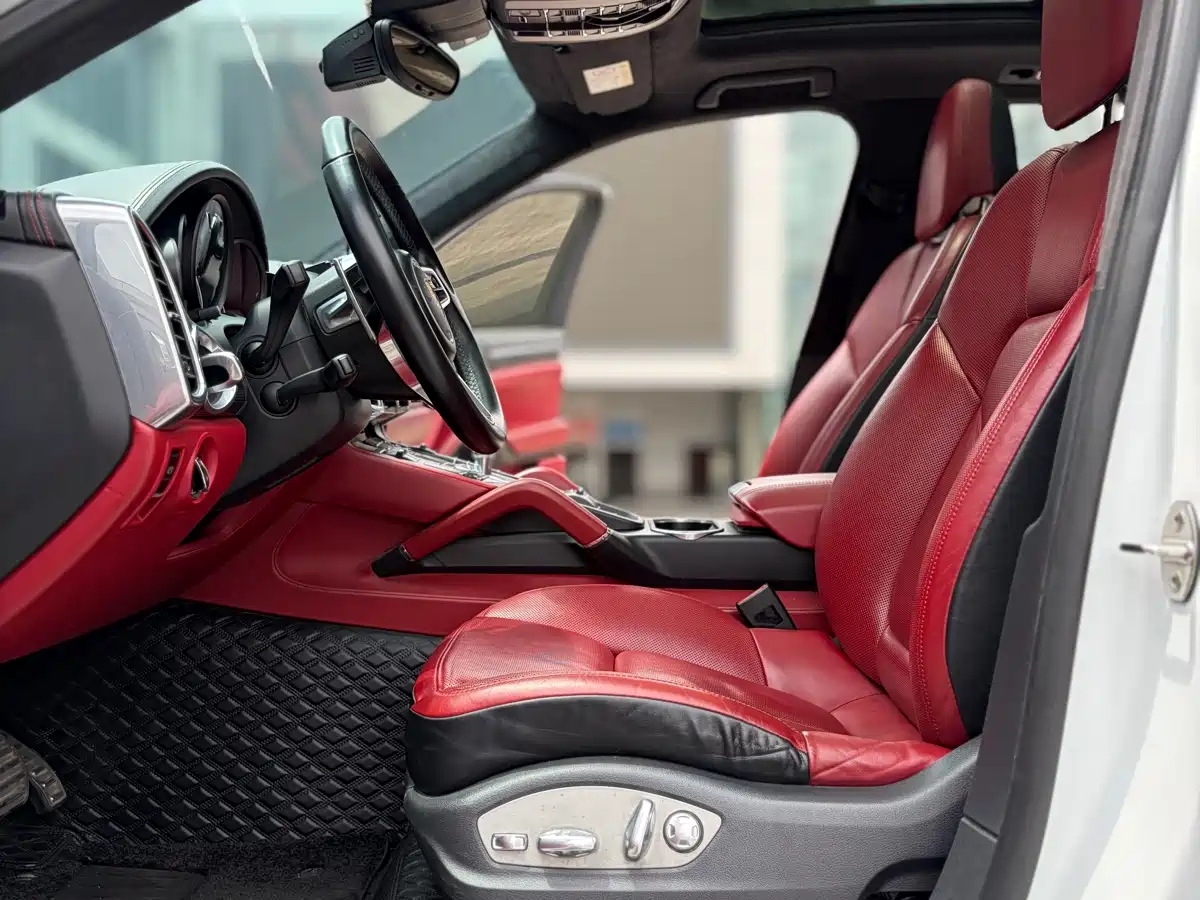 Porsche Cayenne 2015 Cayenne Turbo 4.8T фото 9
