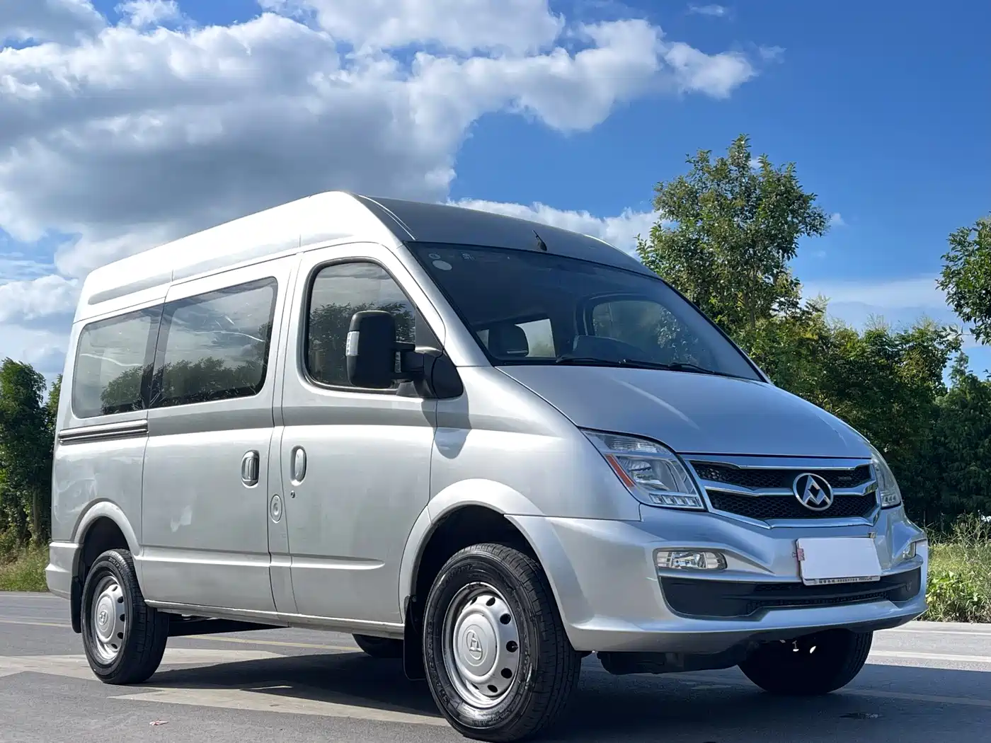 Maxus Xintu V80 2017 2017 2.5T AMT Aoyun Tong China V short wheelbase ultra-low roof 5/6/10 seats