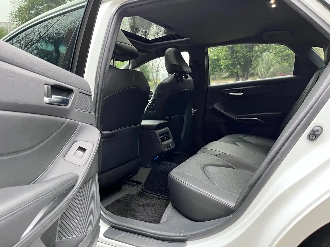Toyota Avalon 2019 2.0L Luxury Edition (China VI) фото 9