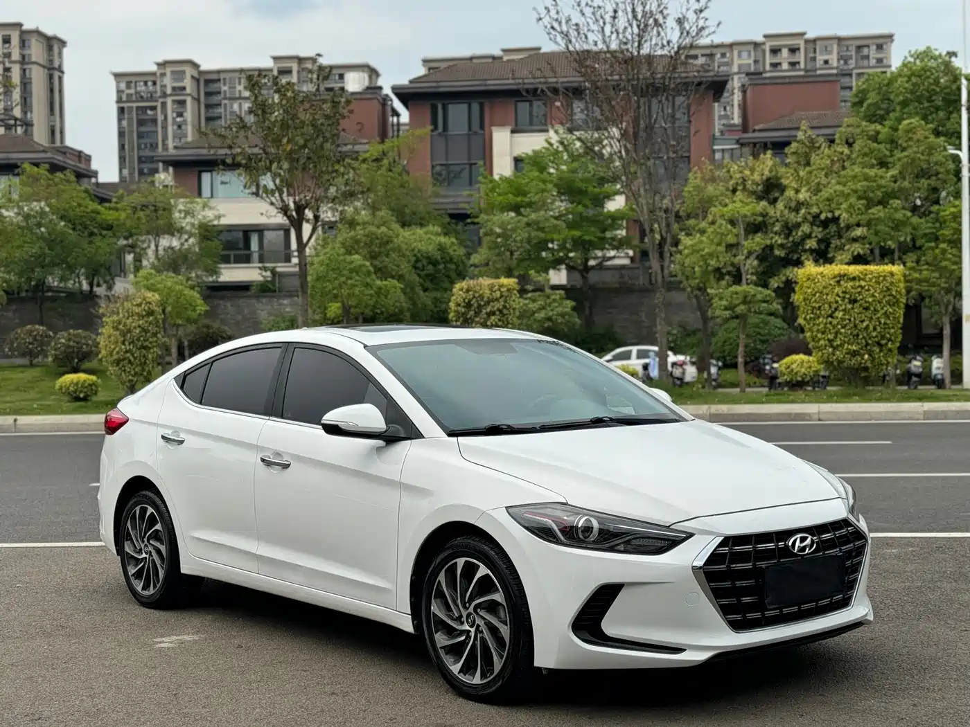 Hyundai Elantra 2020 1.5L CVT Smart Style·Elite фото 3