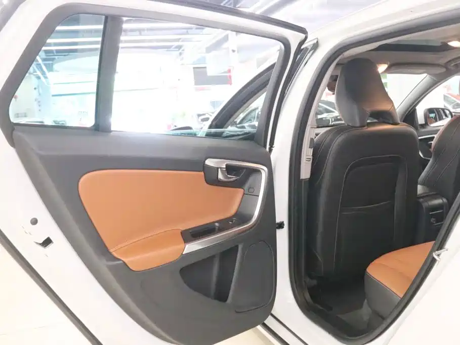 Volvo V60 2017 2017 T5 Zhi Ya Edition China V