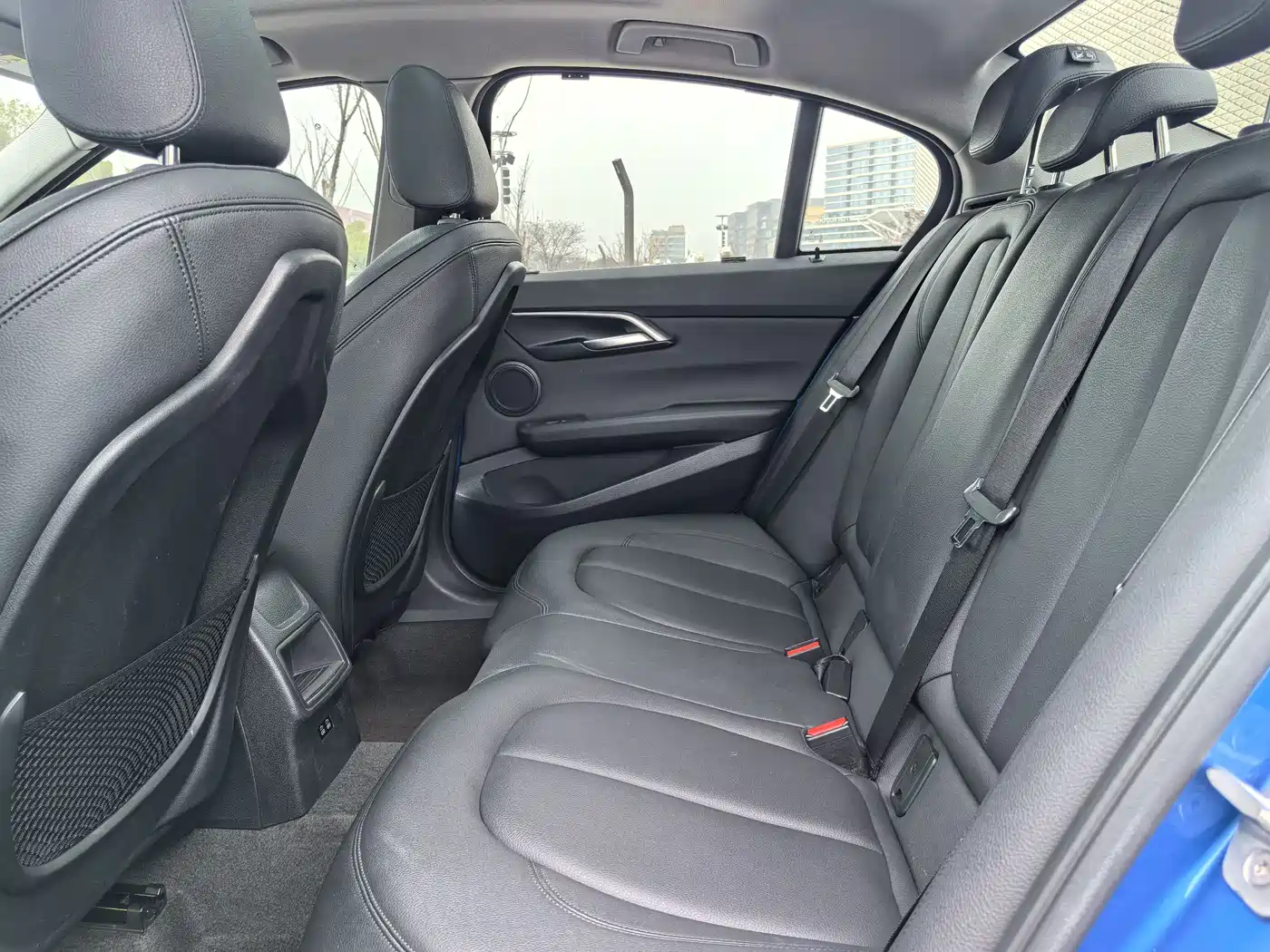 BMW 1 Series 2018 118i Sport Edition фото 16