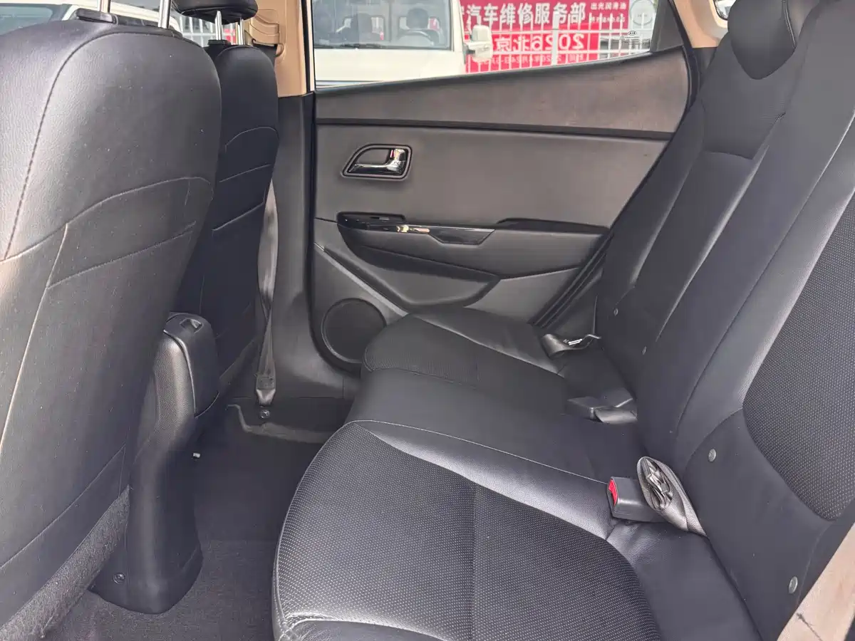 Kia K2 2012 Hatchback 1.6L AT Premium фото 11