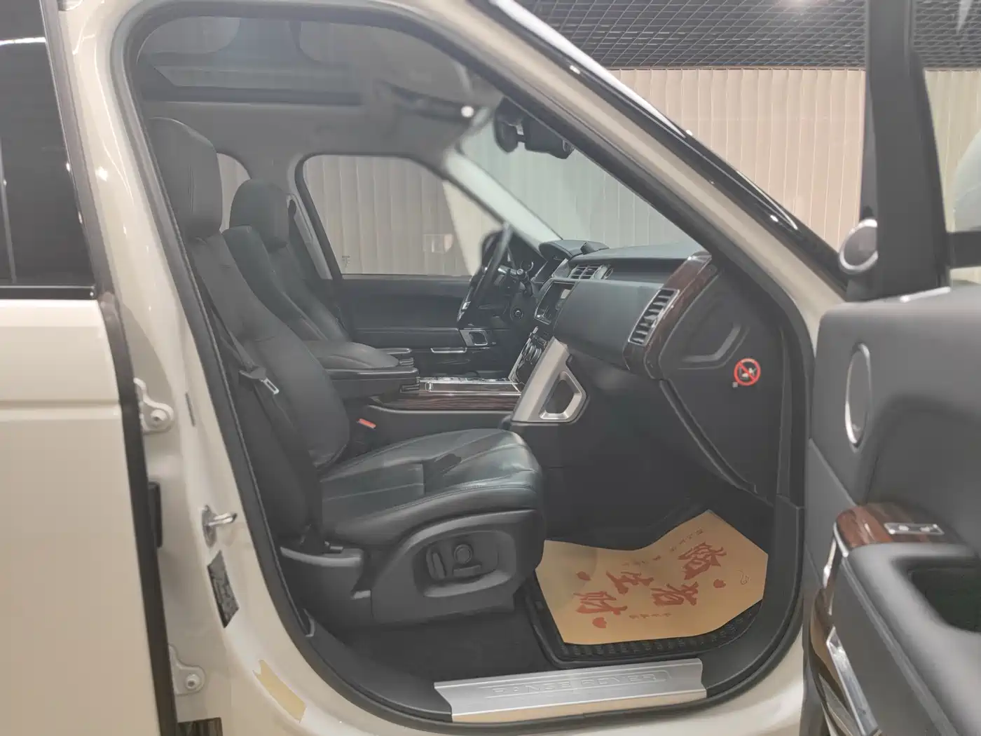 Land Rover Range Rover 2018 3.0 SC V6 Golden Age Edition фото 11