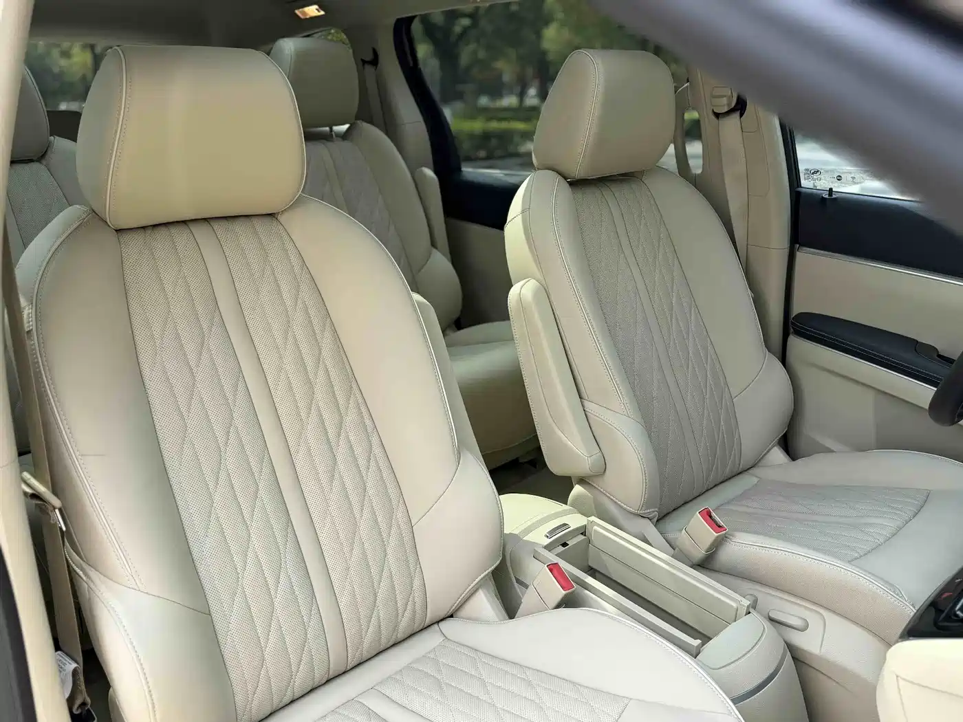 Buick GL8 2023 Land Business Class Premium фото 12