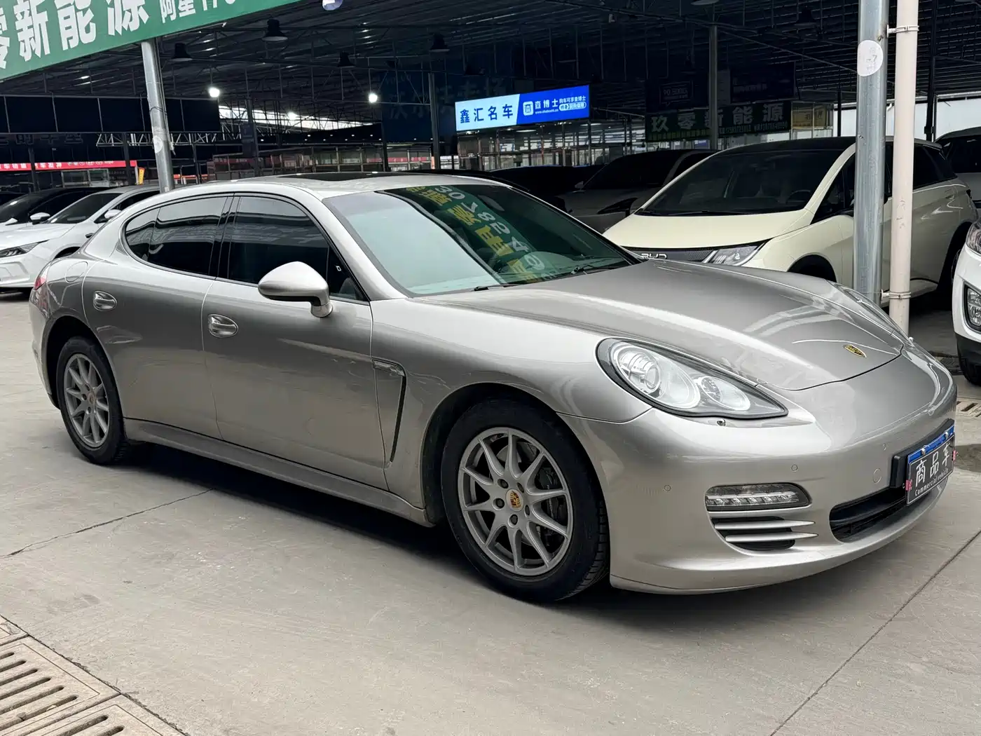 Porsche Panamera 2010 Panamera 4 3.6L фото 3