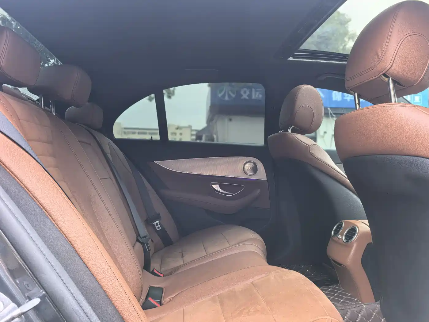 Mercedes-Benz E-Class 2017 E 200 Sport 4MATIC фото 16
