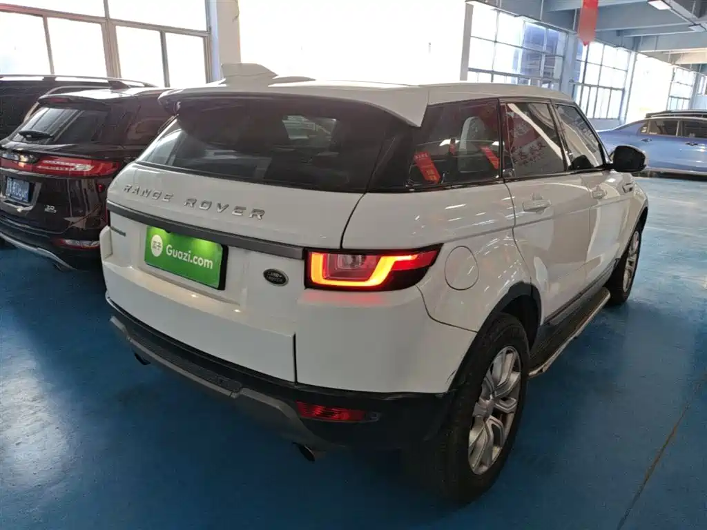 Land Rover Range Rover Evoque 2017 2.0T PURE Style Edition фото 7