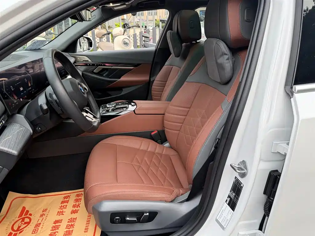 BMW 5 Series 2025 530Li Premium M Sport Package фото 8