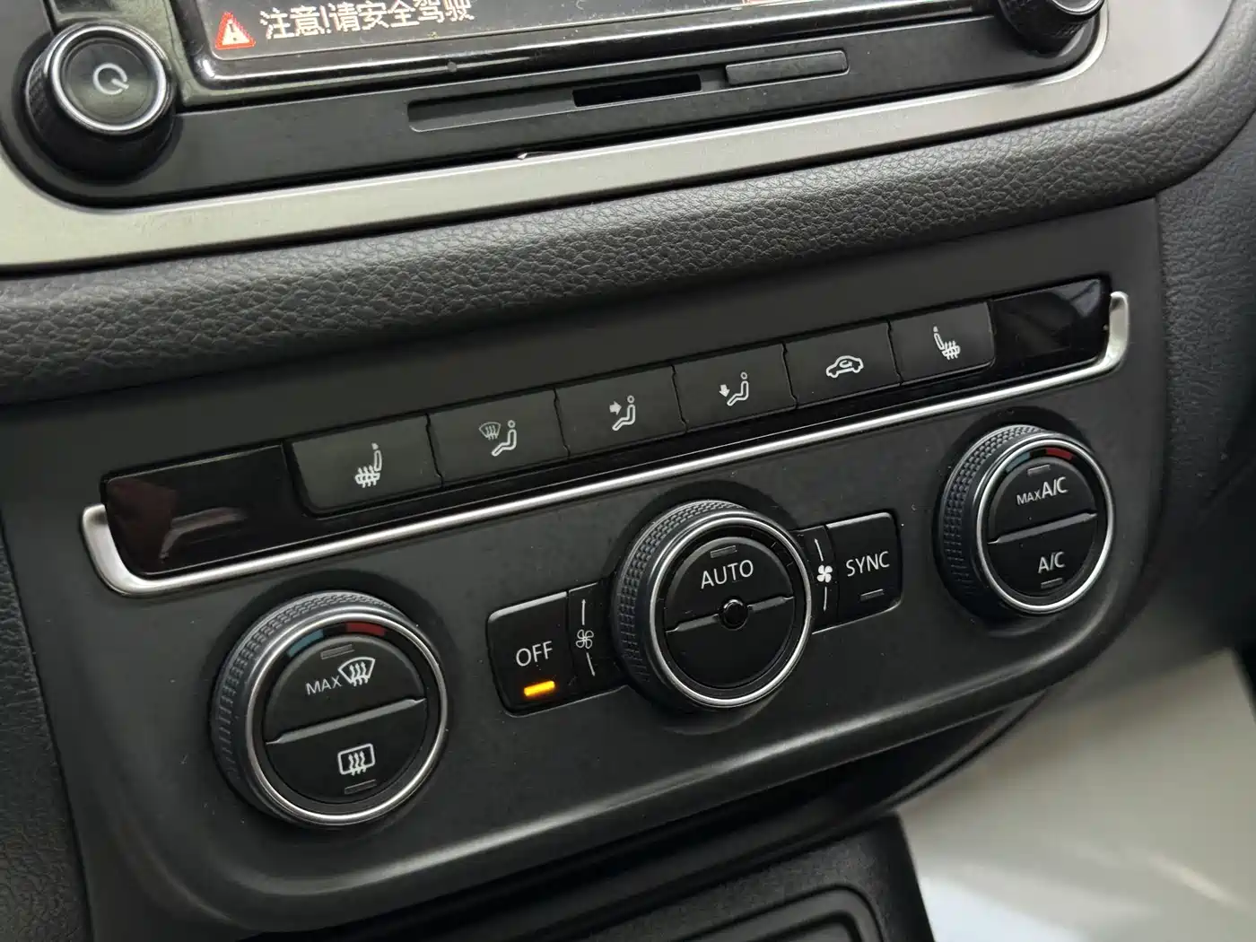 Volkswagen Tiguan 2015 1.8TSI Automatic 4WD Highline фото 16