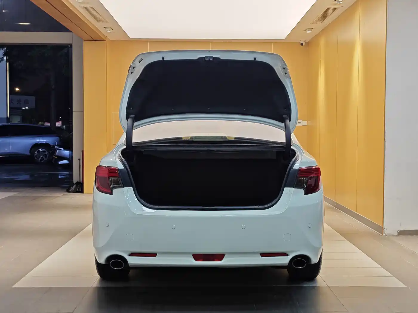 Toyota Reiz 2013 2.5S Elite Edition фото 29