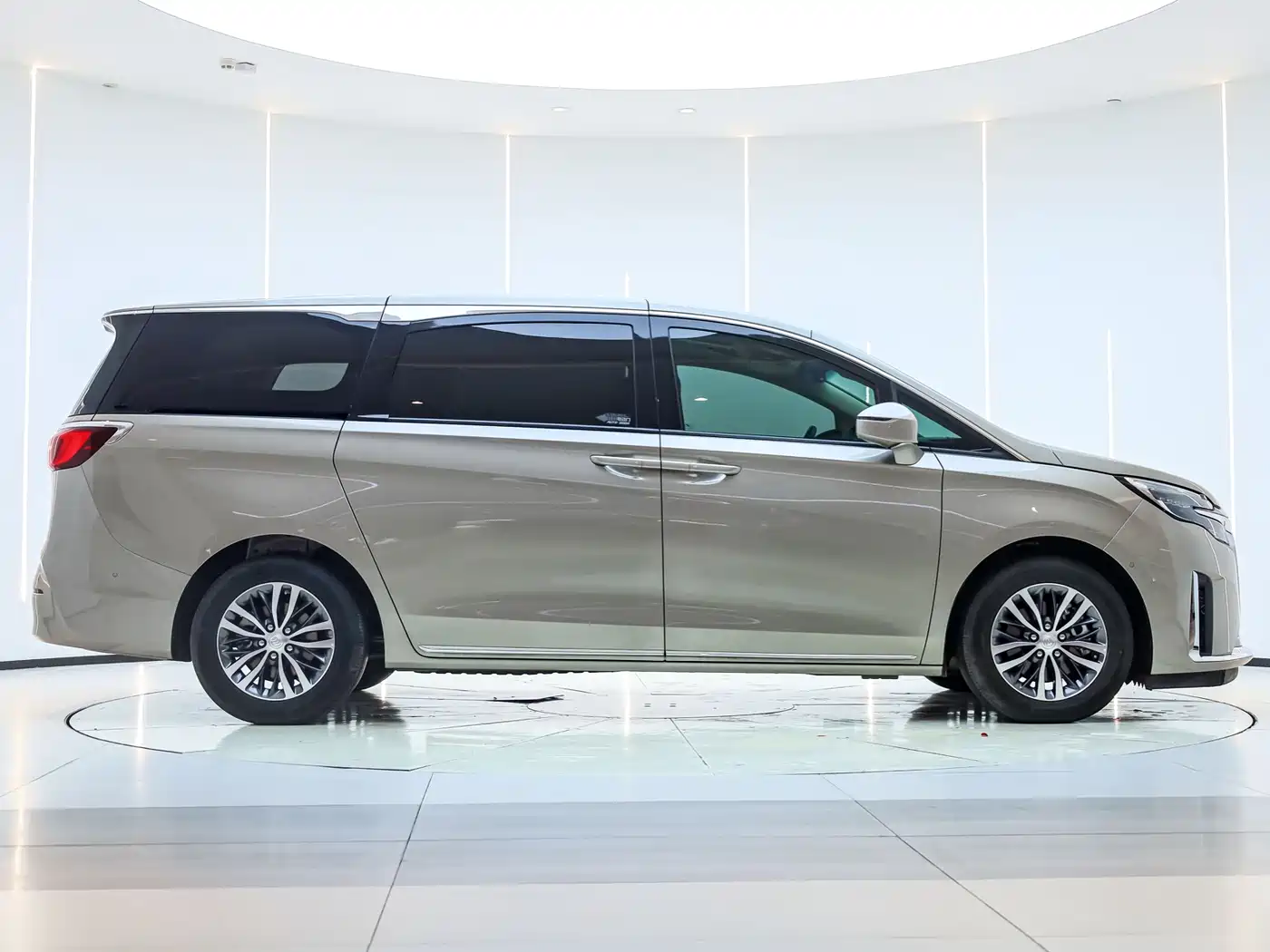 Buick GL8 2023 ES Landmaster Exclusive фото 30