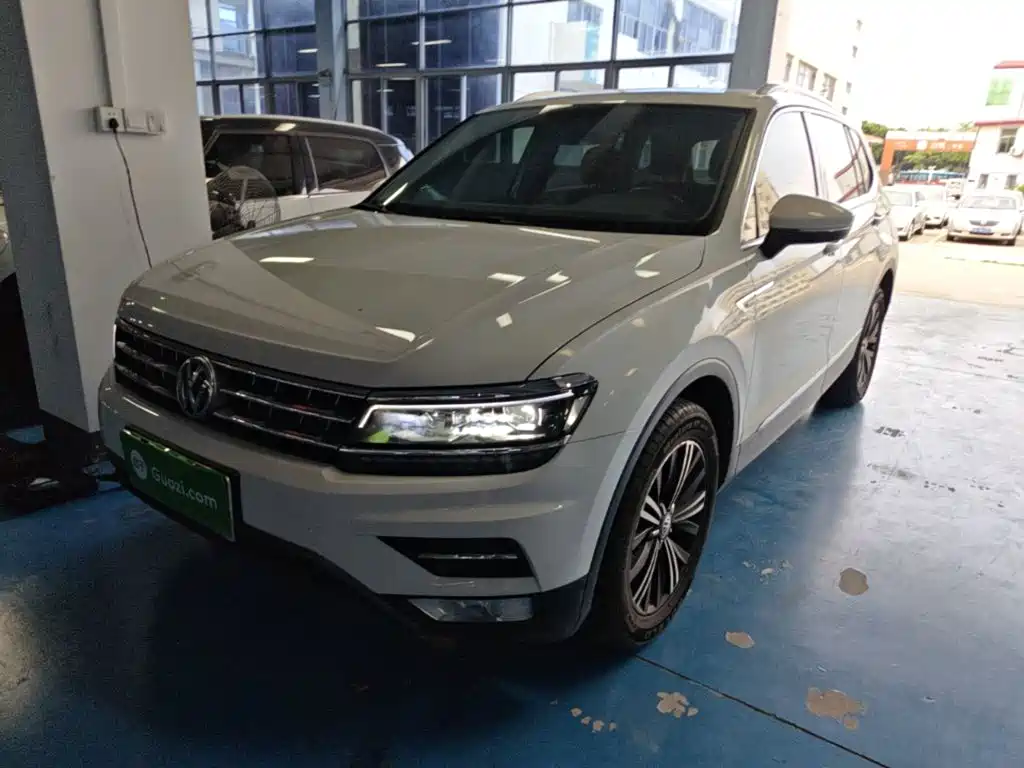 Фото 2 - Volkswagen Tiguan L