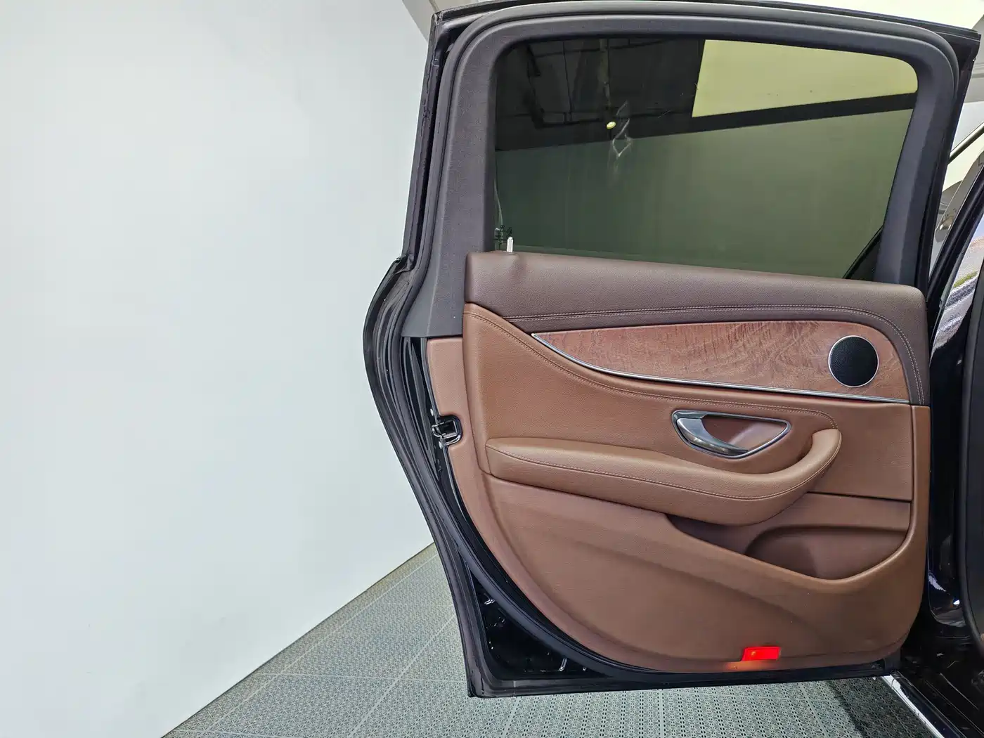 Mercedes-Benz E-Class 2020 Facelift E 300 L Fashion фото 14