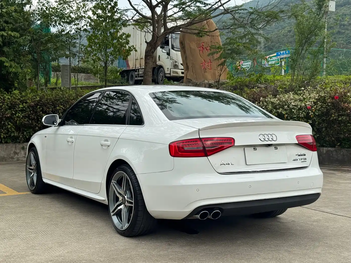 Audi A4L 2015 45 TFSI quattro Individual Sport фото 17