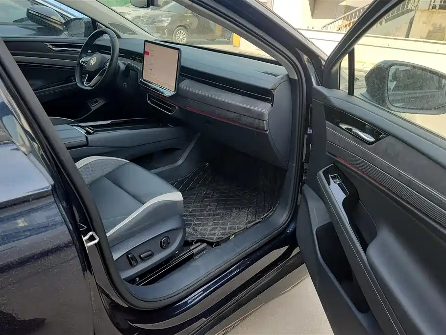 VOLKSWAGEN ID.7 VIZZION