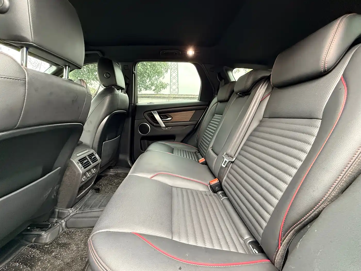 Land Rover Discovery Sport 2022 Model 249PS R-Dynamic S Performance Edition 5-Seater фото 6