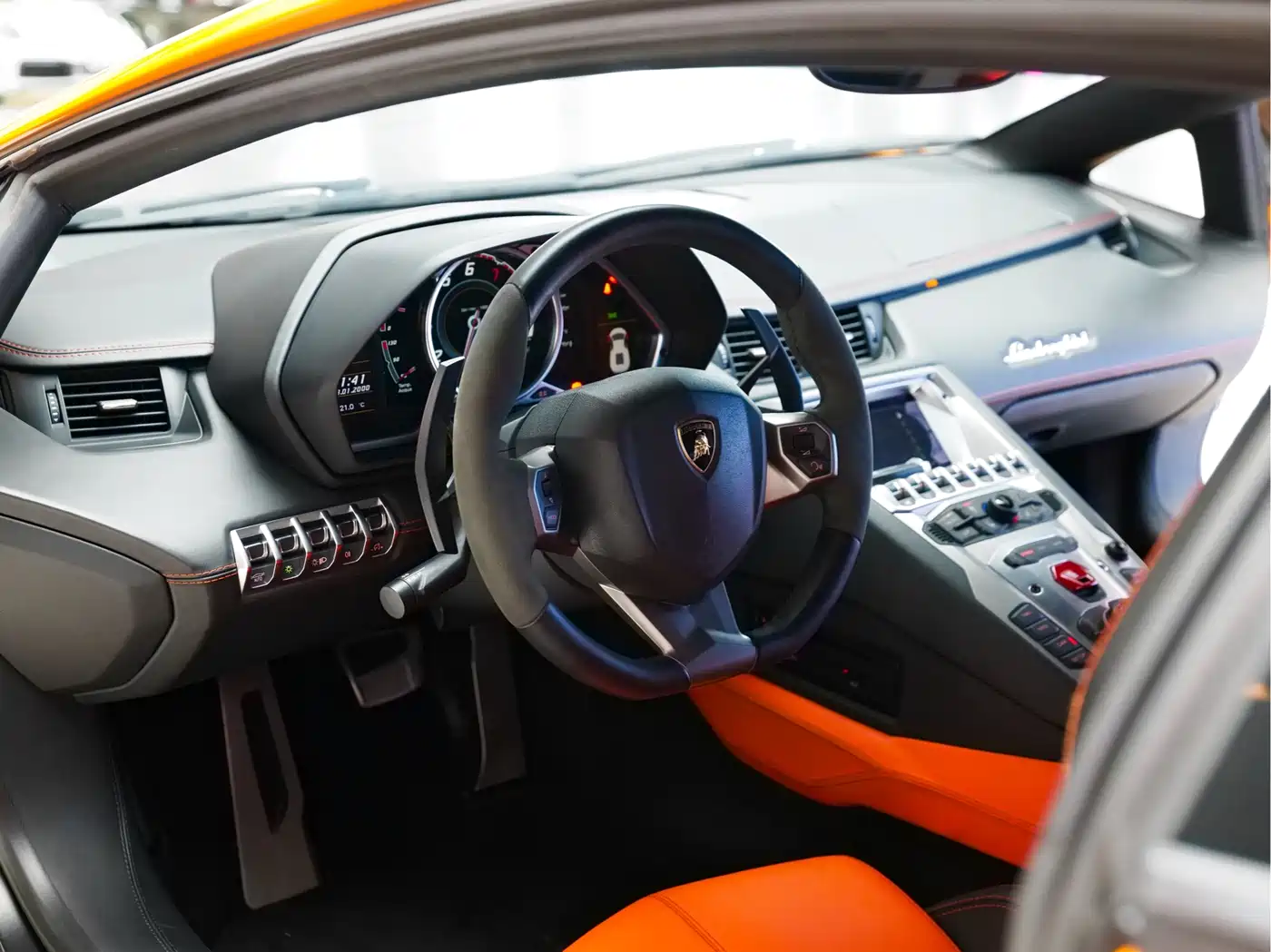 Lamborghini Aventador 2011 LP 700-4 фото 14