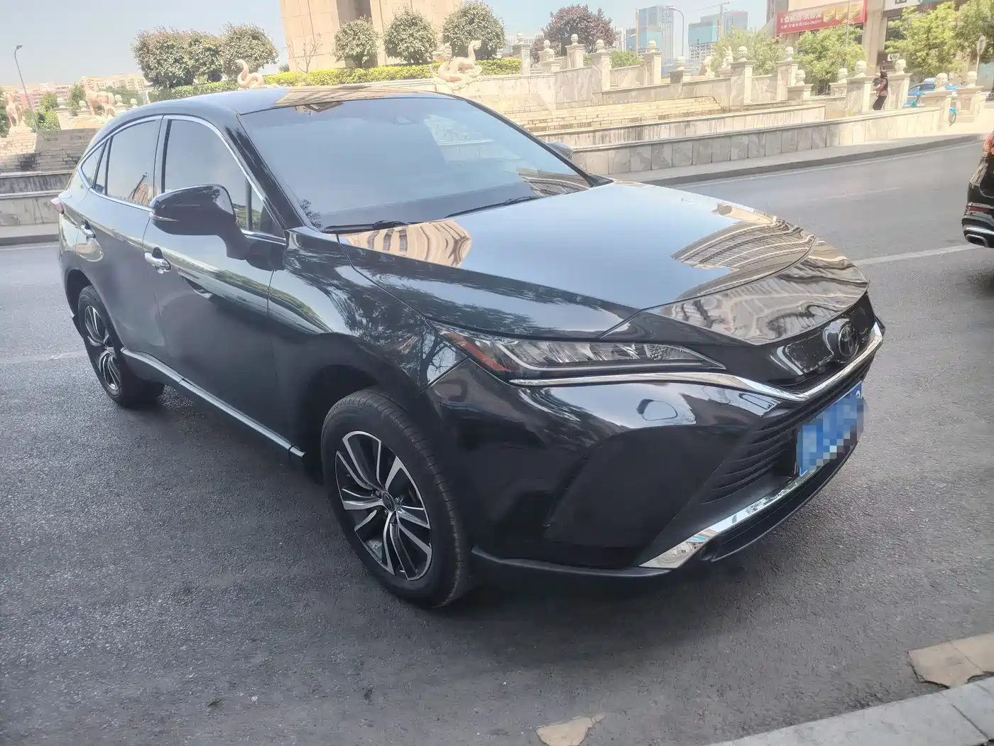 Toyota Lingfang HARRIER 2022 2.0L CVT 2WD Luxury Edition фото 3