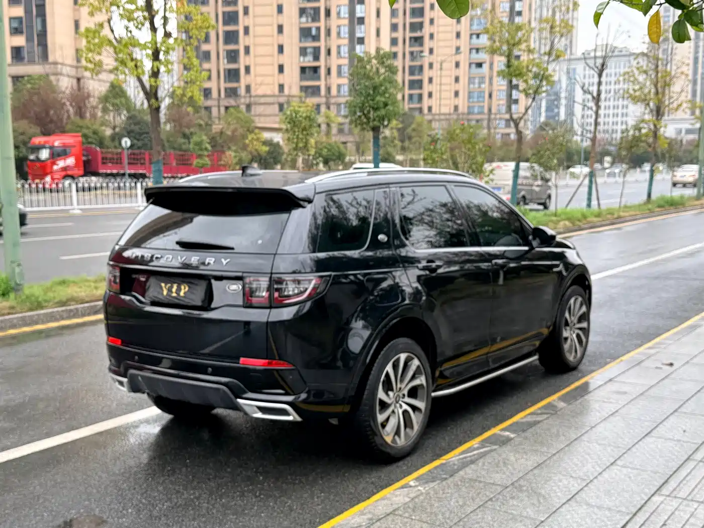 Land Rover Discovery Sport 2022 Model 249PS R-Dynamic S Performance Edition 5-Seater фото 11