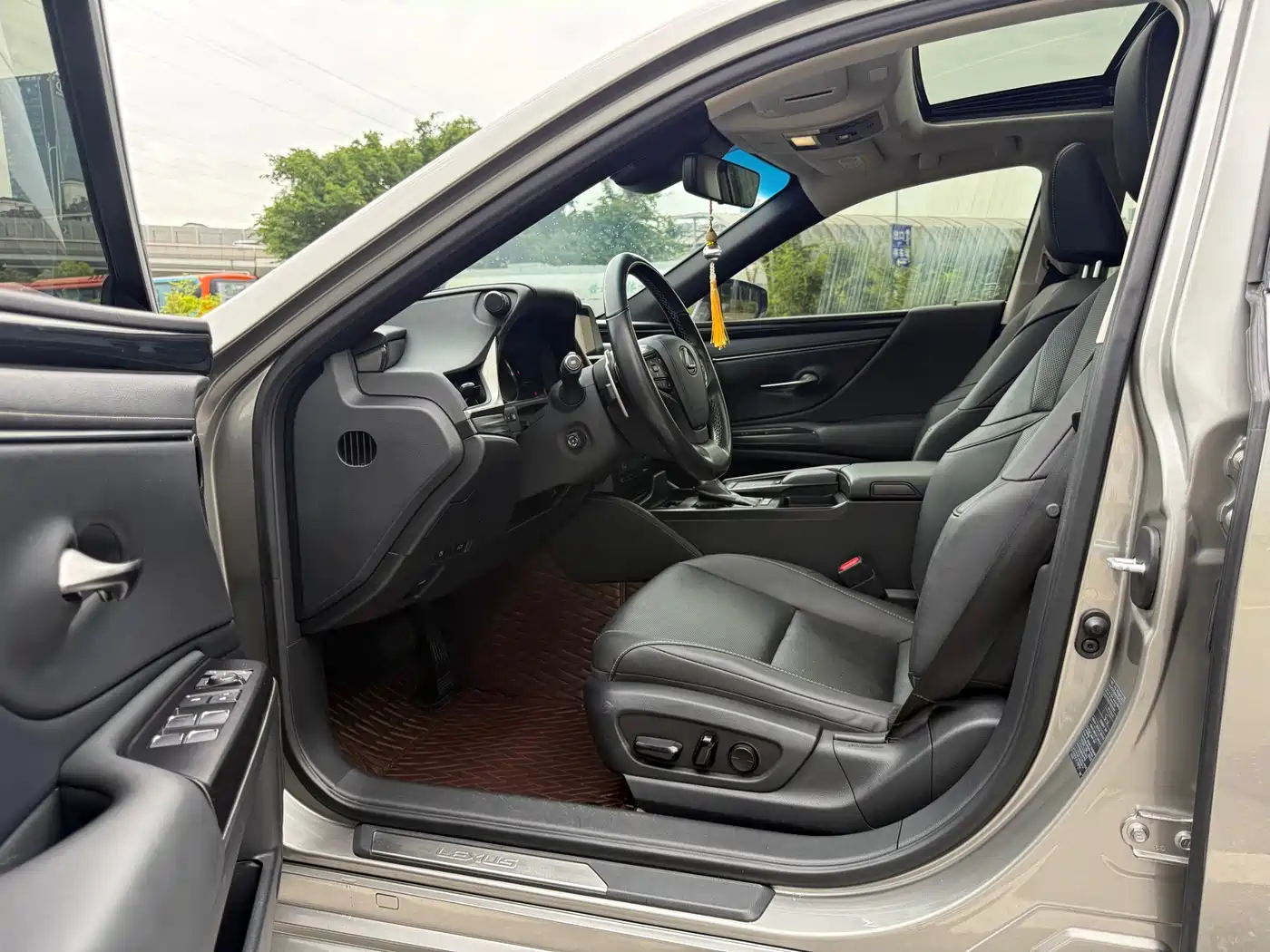 Lexus ES 2021 300h Excellence Edition фото 5