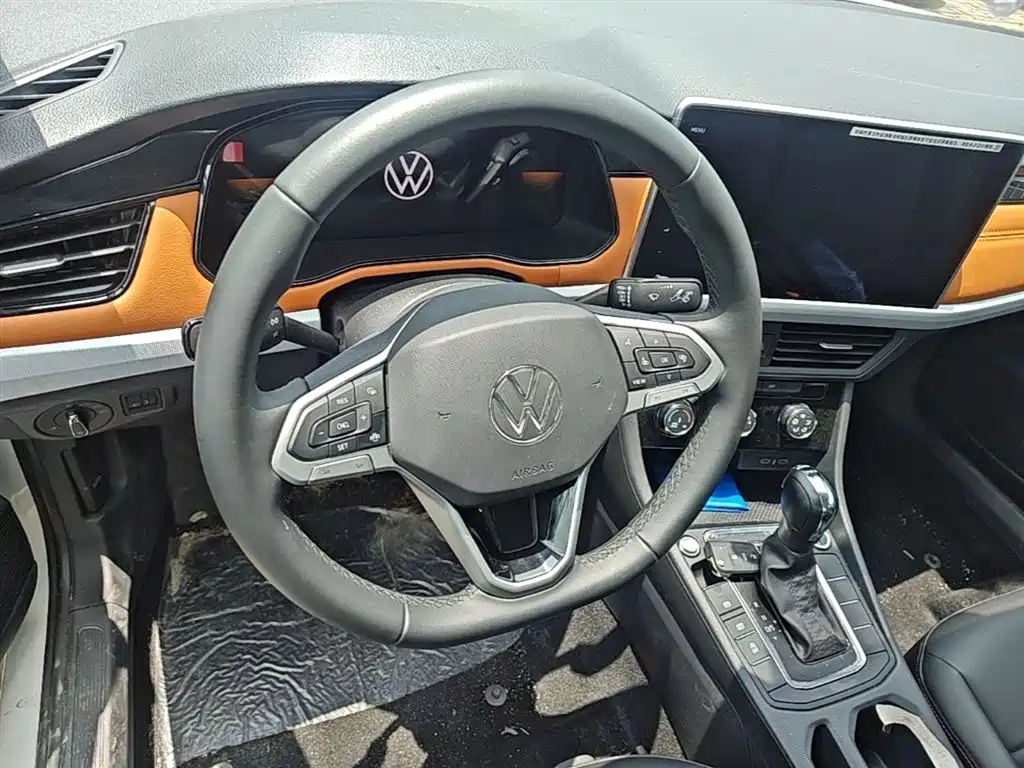 Volkswagen Bora 2025 Facelift 200TSI DSG Navigation Edition фото 17