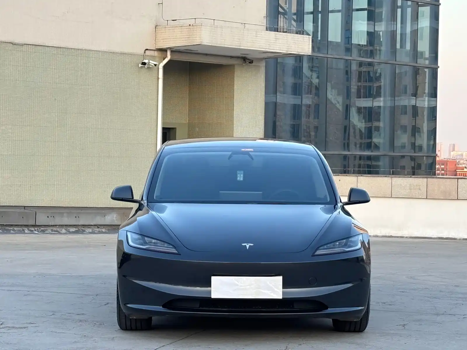 Фото 2 - Tesla Model 3