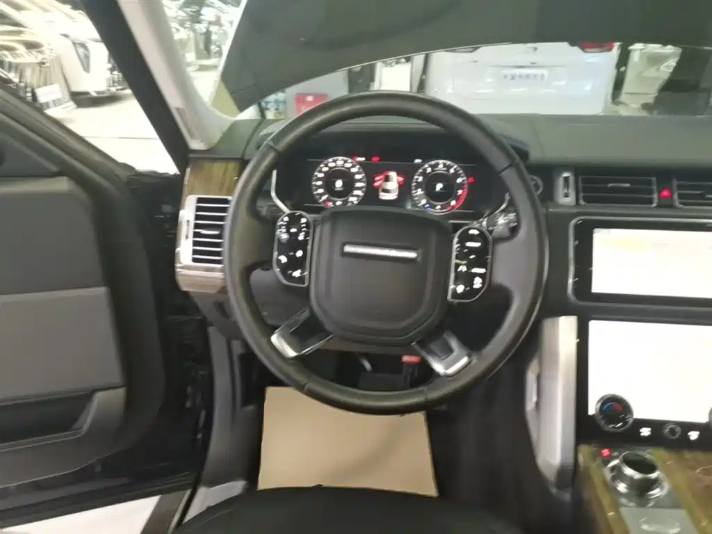 Land Rover Range Rover 2019 3.0 SC V6 Heritage Extended Edition фото 11