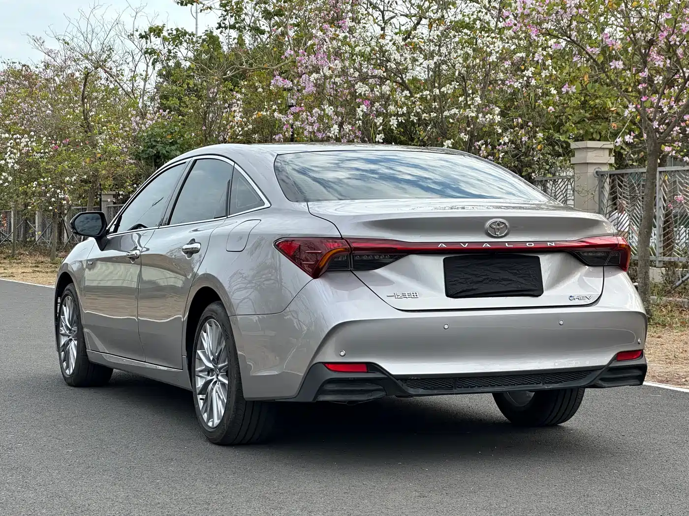 Toyota Avalon 2024 Hybrid 2.0L Luxury Edition фото 4
