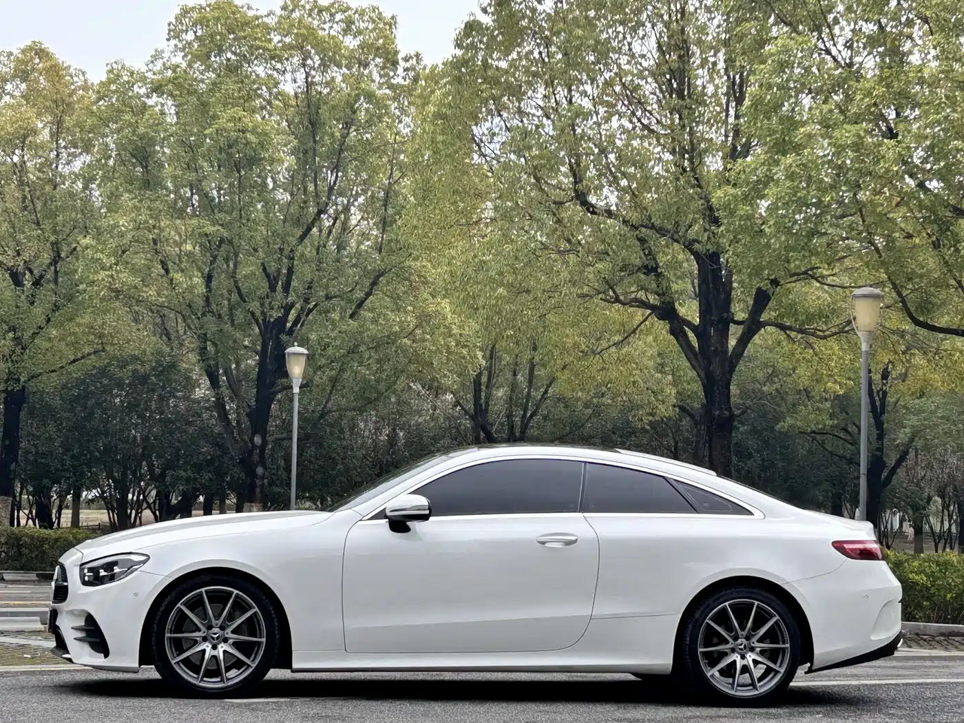MERCEDES-BENZ E-CLASS (IMPORTED)