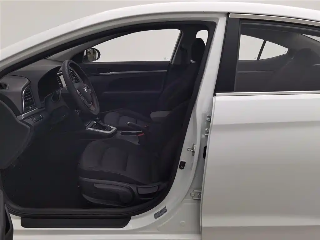Hyundai Elantra 2016 Model 1.6L Automatic Smart Elite фото 10