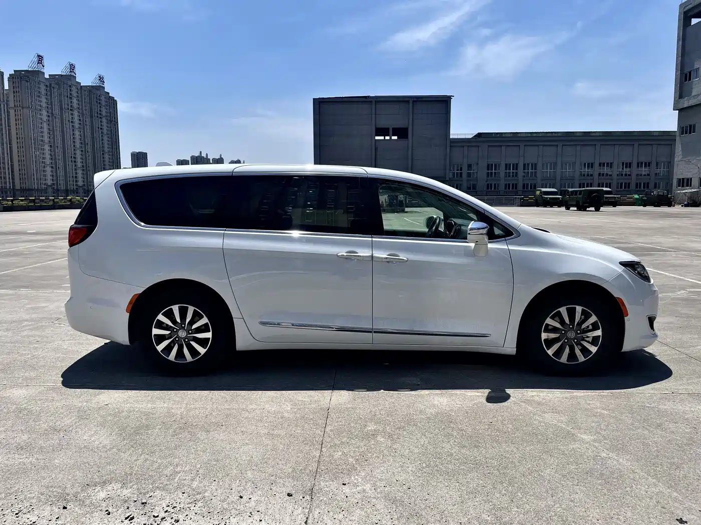 Chrysler Grand Caravan PHEV (Import) 2025 2019 3.6L Plug-in Hybrid